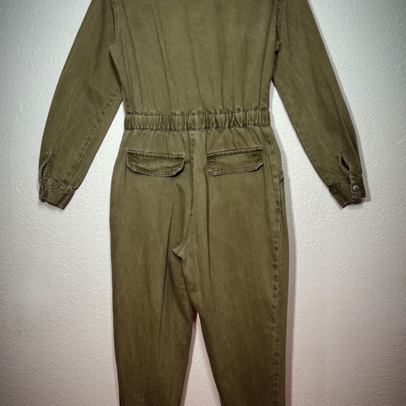 Lulus Green Jumpsuit Size S in EXCELLENT CONDITION - Picture 2 of 5